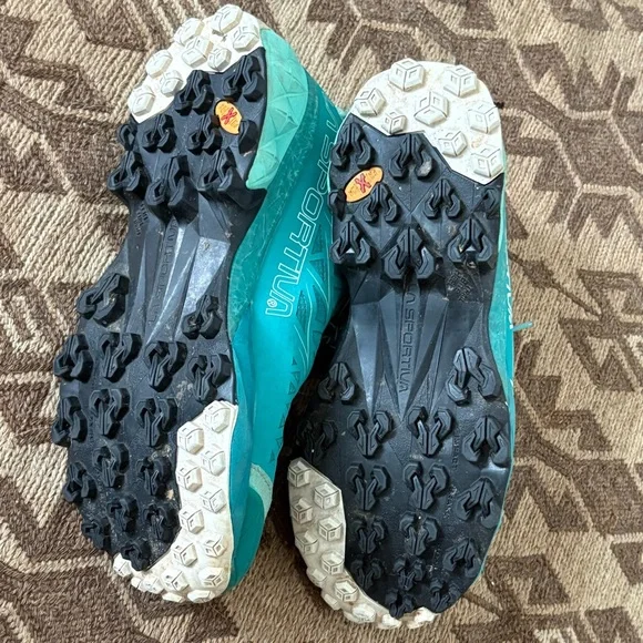 La Sportiva Women's Teal Athletic Shoes - Picture 8 of 8